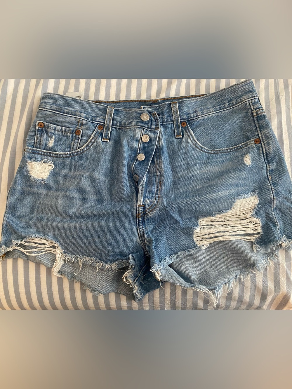Women’s Levi’s 501 cutoff shorts